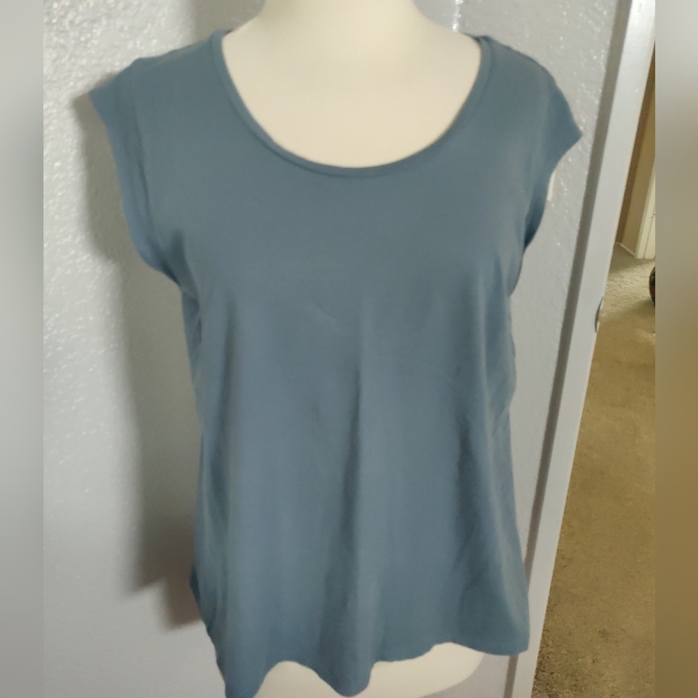Loft short sleeve tee blouse -- Medium